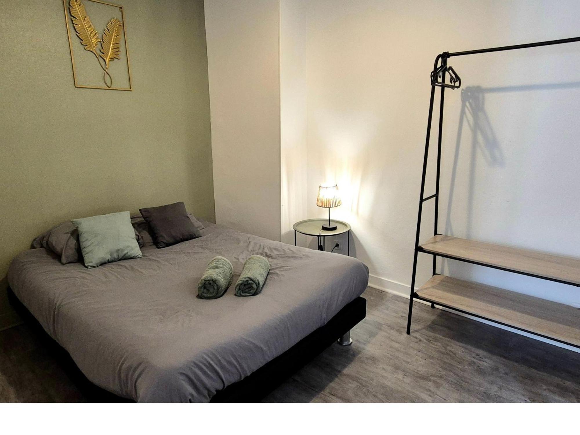 Appartement Verdant Oasis - Proche Du Centre - Wifi Gratuit - Parking A Proximite